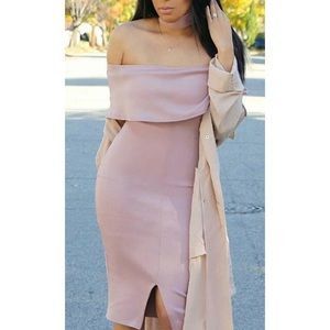 Missguided || Neck Choker Dress